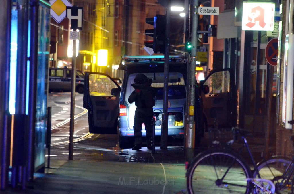 Einsatz BF Verdaechtiges Fahrzeug Koeln Suelz Zuelpischerstr Gustavstr P68.JPG - Miklos Laubert